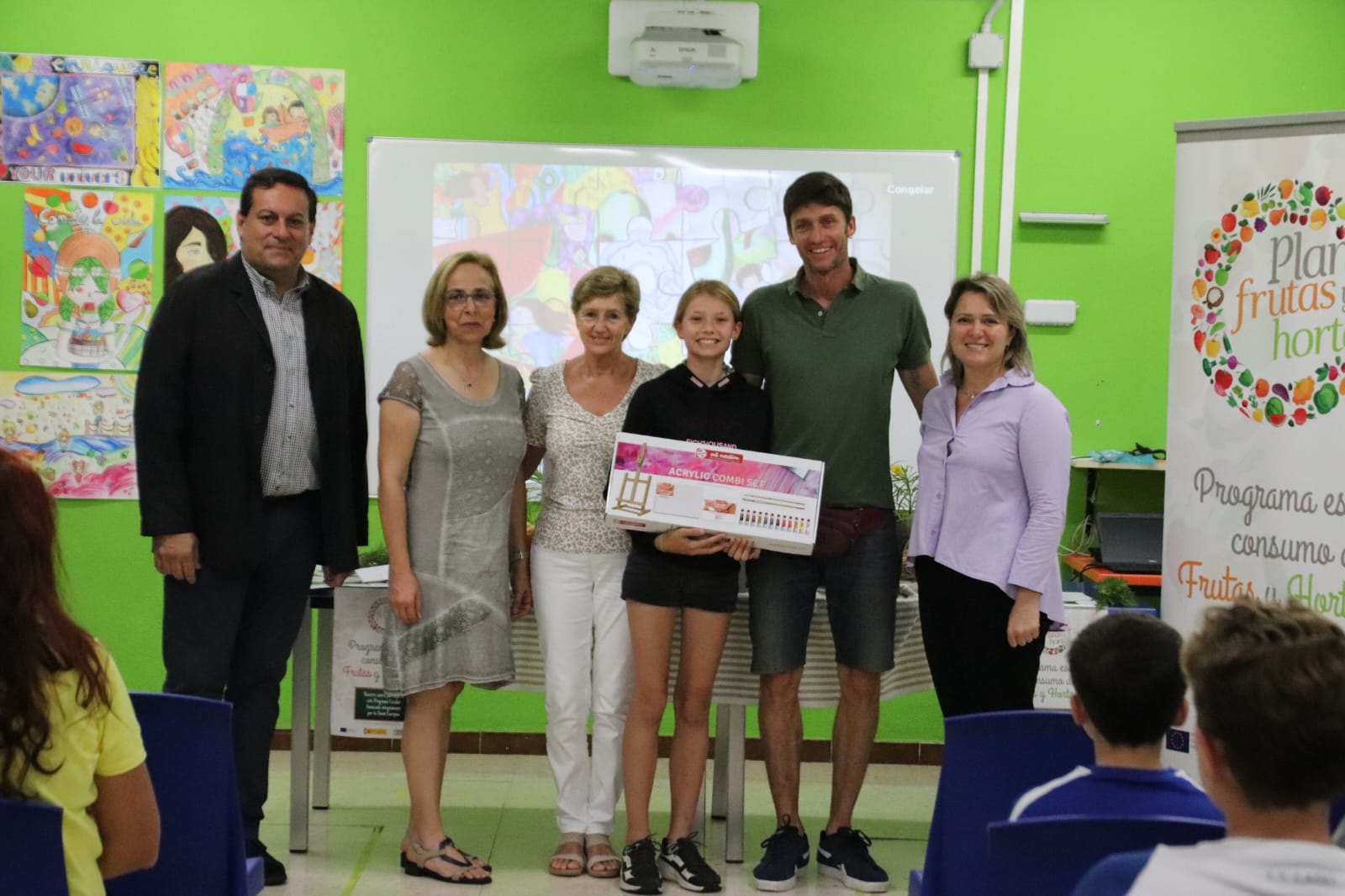 El Gobierno canario entrega el premio del Concurso Escolar del Cartel del Plan de Frutas y Hortalizas 2022-23
