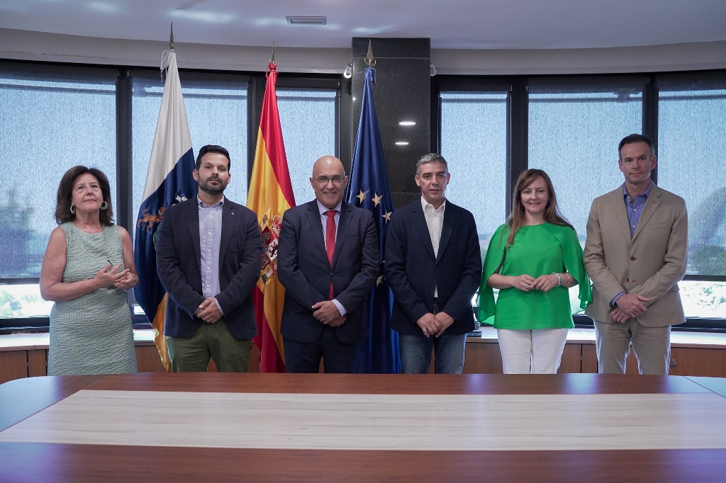 Cuatro miembros del nuevo equipo de gobierno de la Consejería de Agricultura, Ganadería, Pesca y Soberanía Alimentaria toman posesión