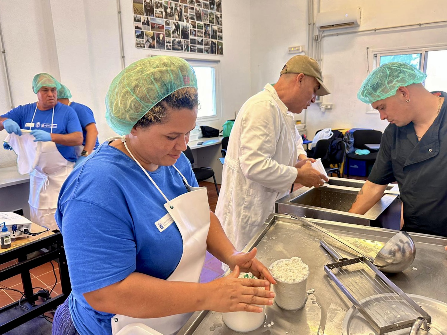 El Gobierno de Canarias imparte un curso sobre la elaboración de lácteos a estudiantes de Agroganadería de El Hierro