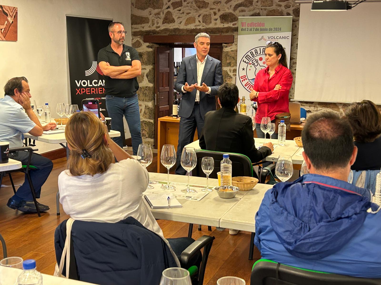 Catorce profesionales del sector vitivinícola nacional se forman para convertirse en embajadores de los vinos canarios