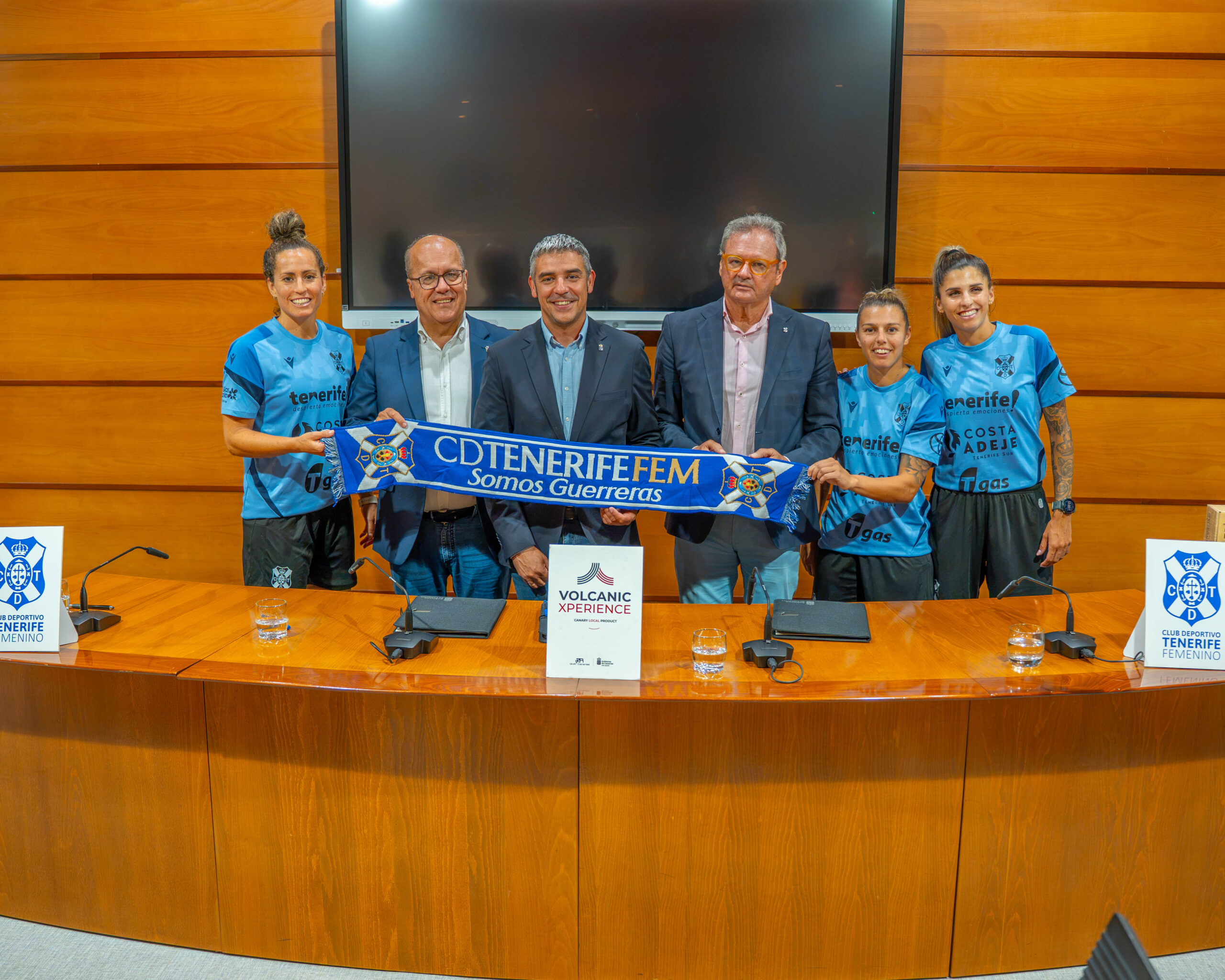 GMR Canarias y el CD Tenerife Femenino renuevan su alianza para seguir promocionando el producto local a través del deporte